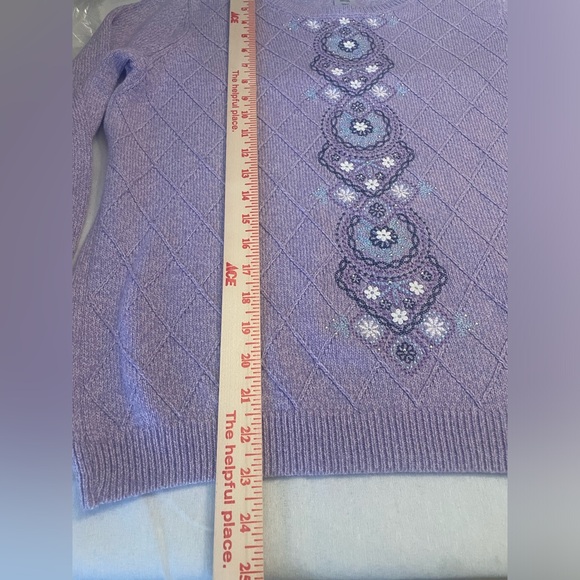 Alfred Dunner Women’s Casual Center Embroidery Sweater Purple Small Petite. New - Picture 6 of 7